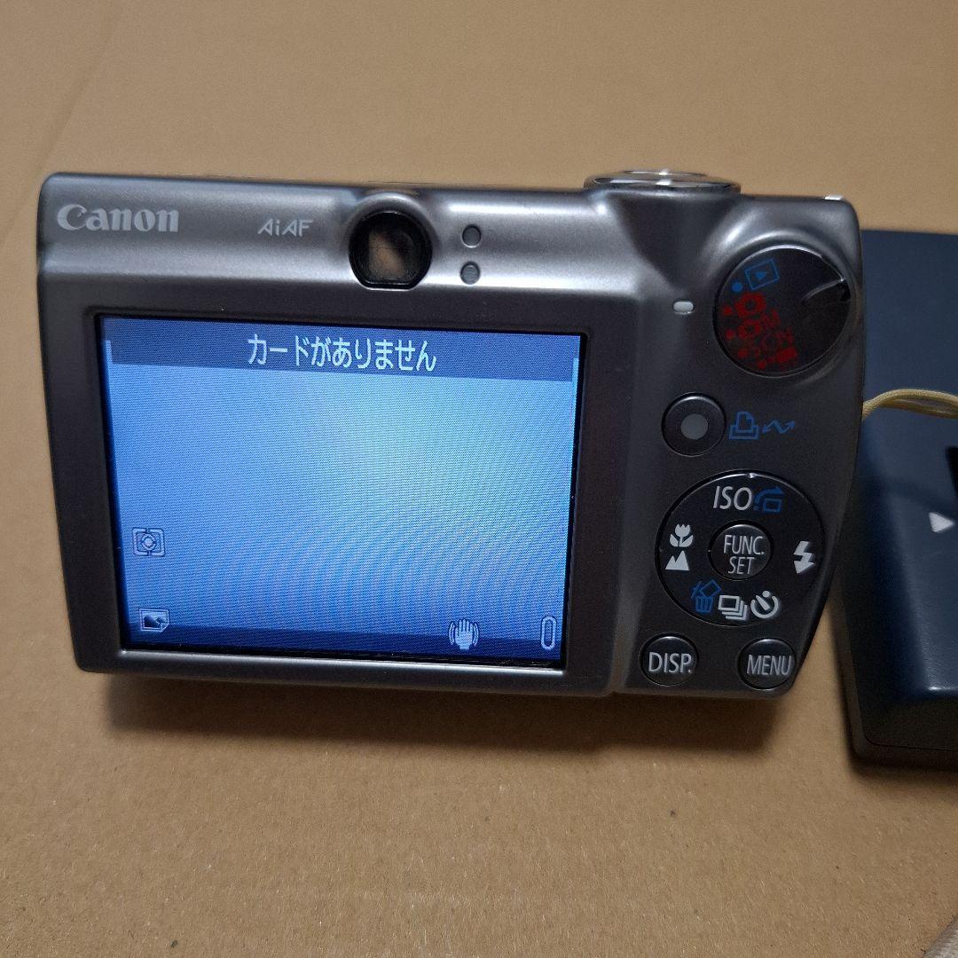 Canon IXY DIGITAL 900 IS 本体とバッテリーチャージャー