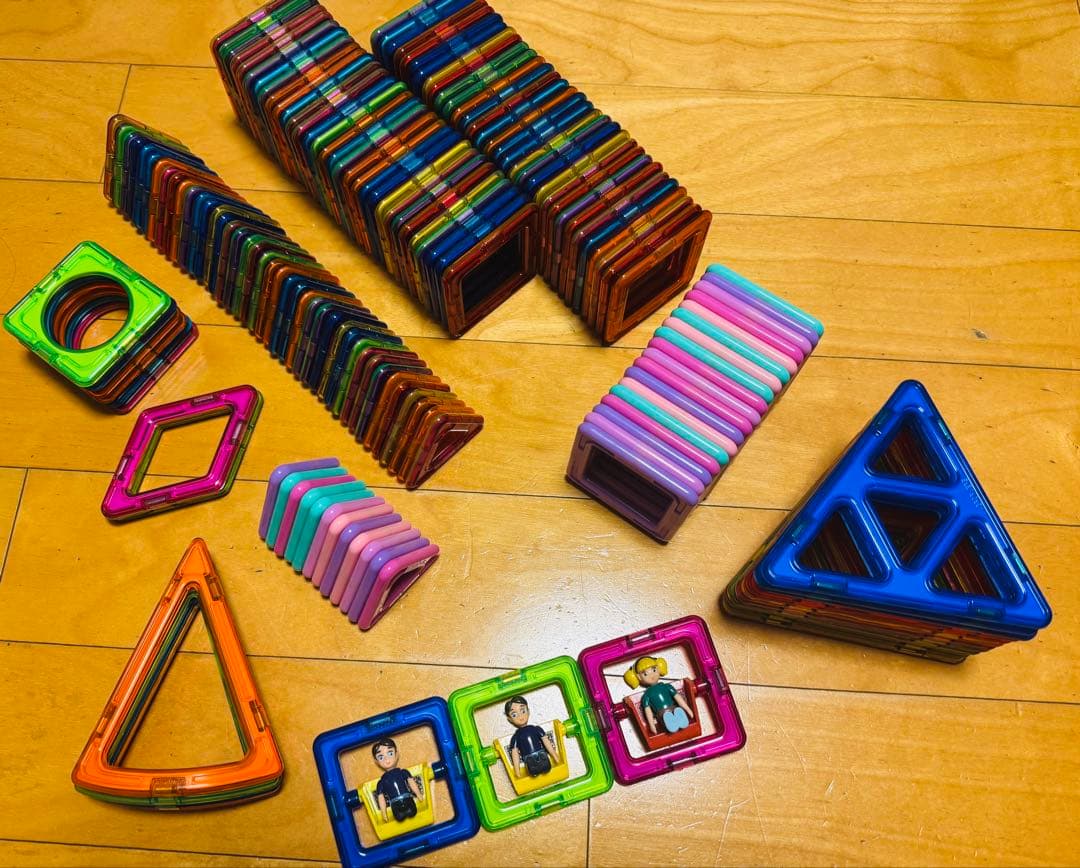 マグフォーマー正規品　260ピース以上　ブックレット付き★3歳以上　知育