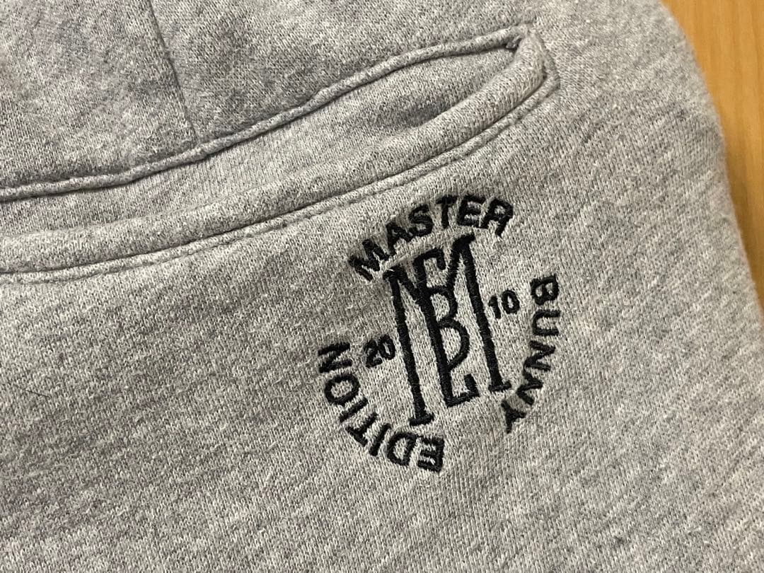 MASTER BUNNY EDITION スウェットパンツ グレー　サイズ4
