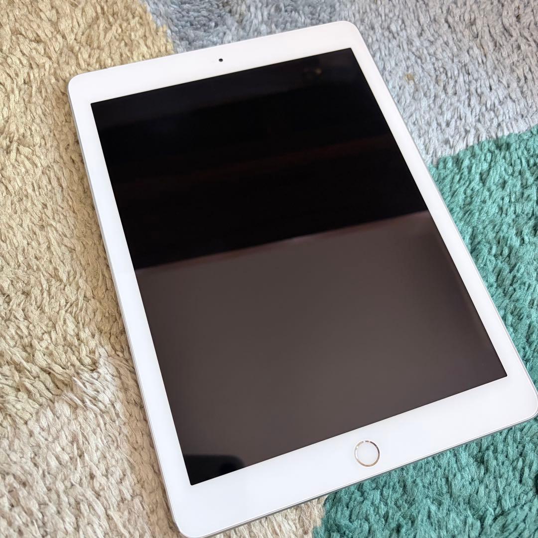 ＊＊15日まで価格＊＊ iPad 32GB シルバー　第5世代