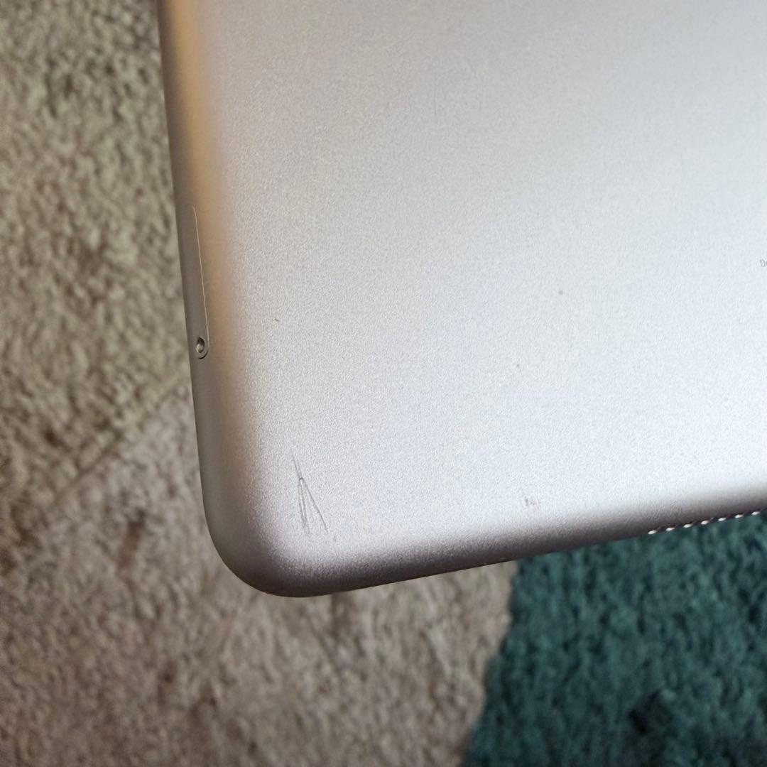 ＊＊週末お値下げ＊＊ iPad 32GB シルバー　第5世代