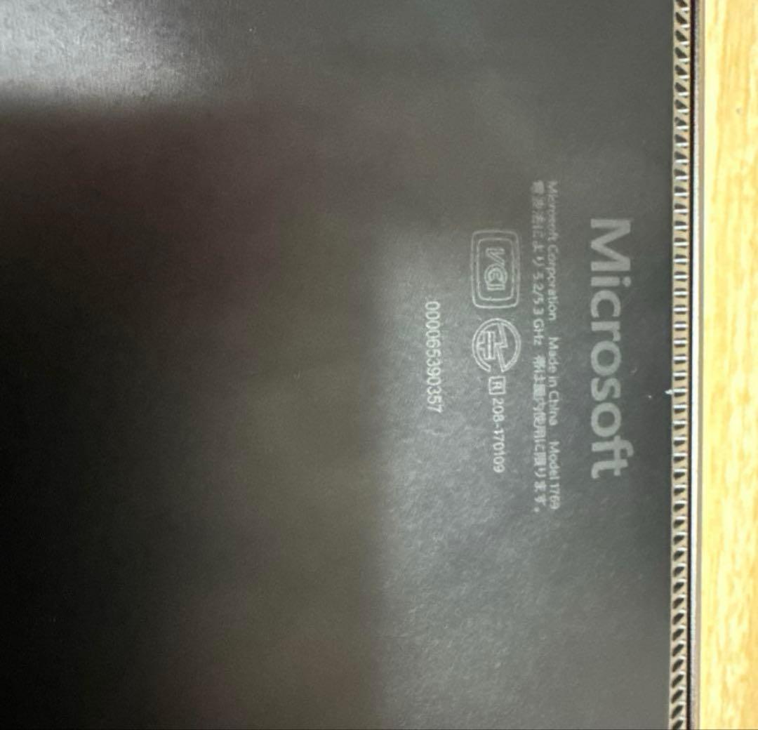 Microsoft Surface laptop第二世代　ブラック