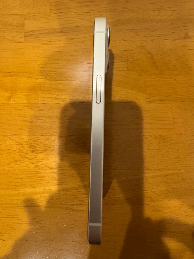 Apple iPhone13 スターライト 128GB 純正シリコンケース付き