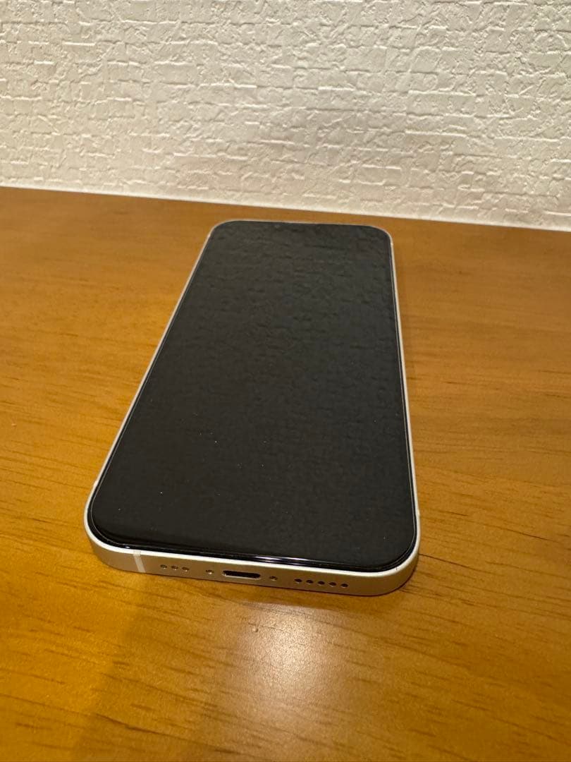 Apple iPhone13 スターライト 128GB 純正シリコンケース付き