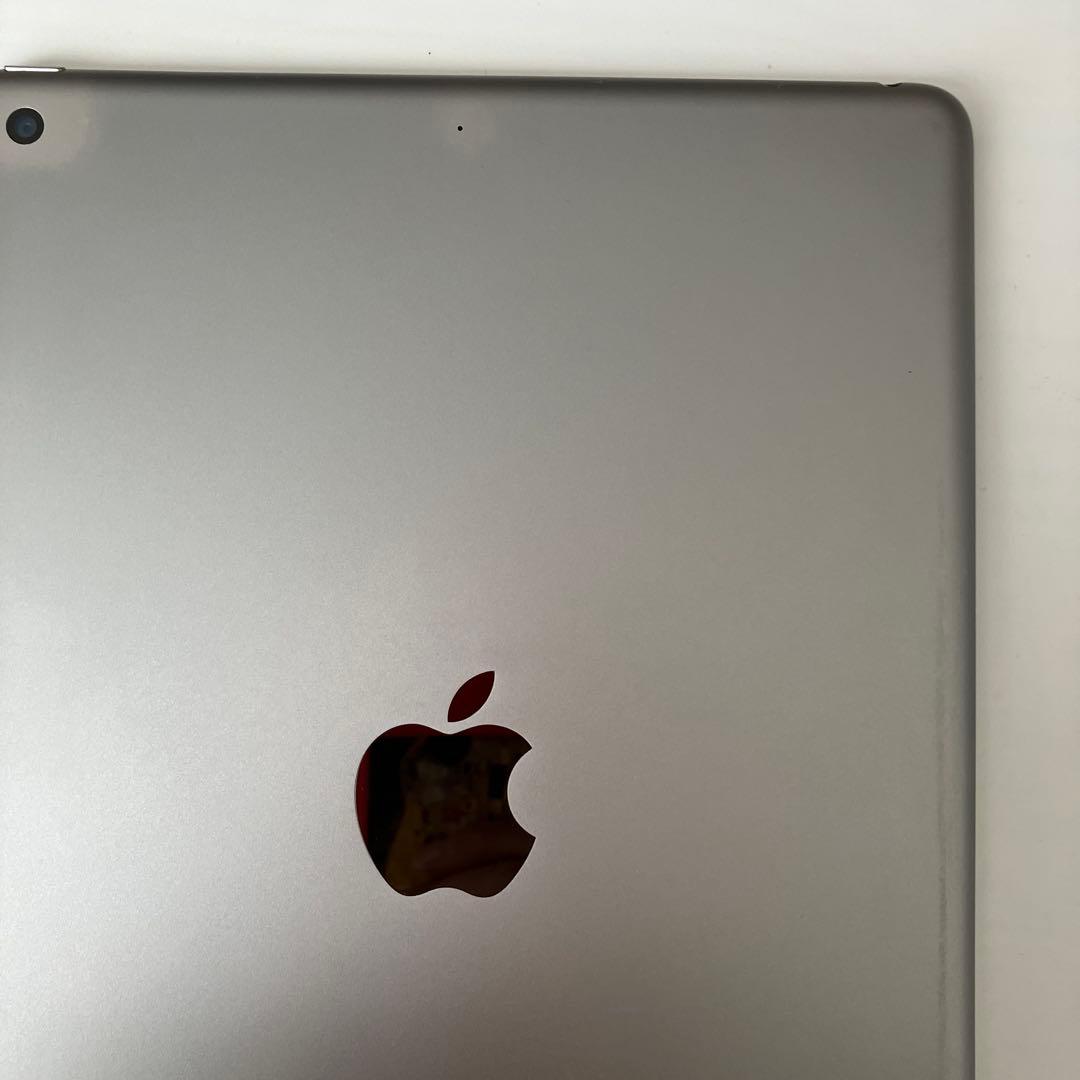 iPad 第5世代　タブレット　本体　スペースグレイ　32GB wifi