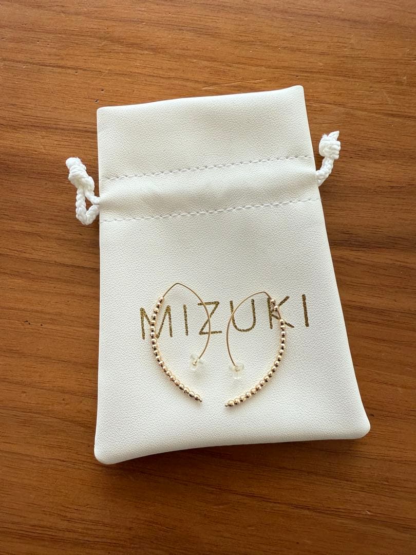 未使用　MIZUKI K14YG スモールバナナフープピアス