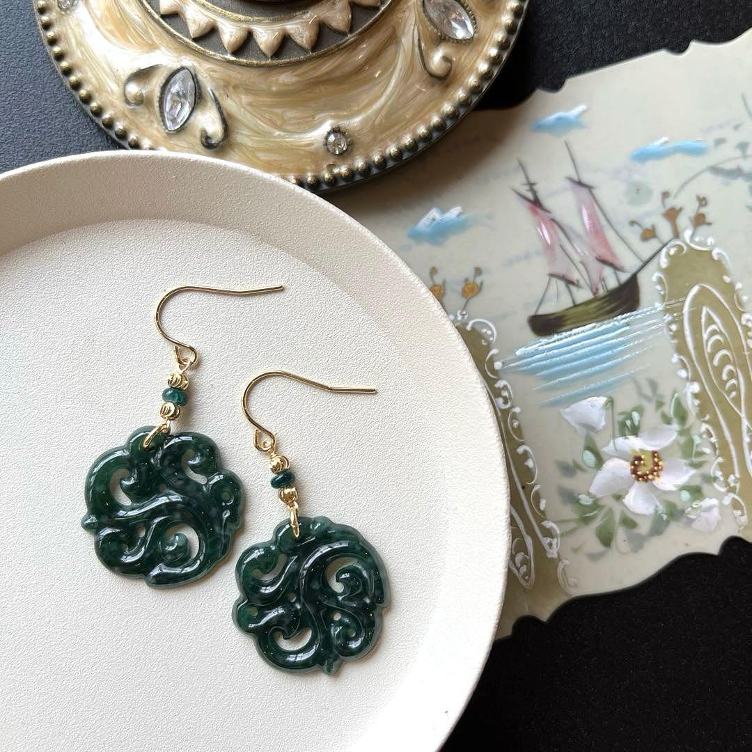 Kaya様✴︎希少グアテマラ産翡翠カービング＊チャームorネックレス