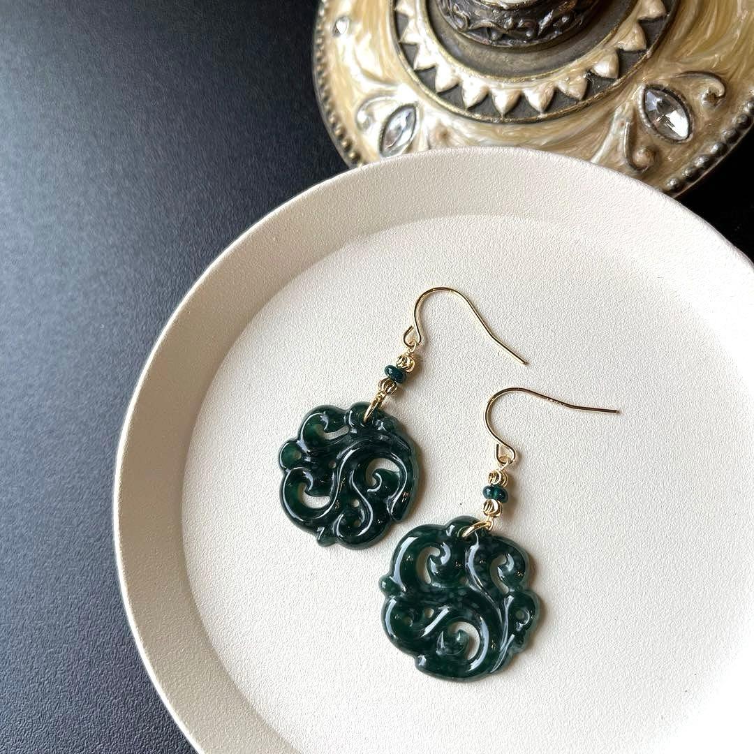 Kaya様✴︎希少グアテマラ産翡翠カービング＊チャームorネックレス