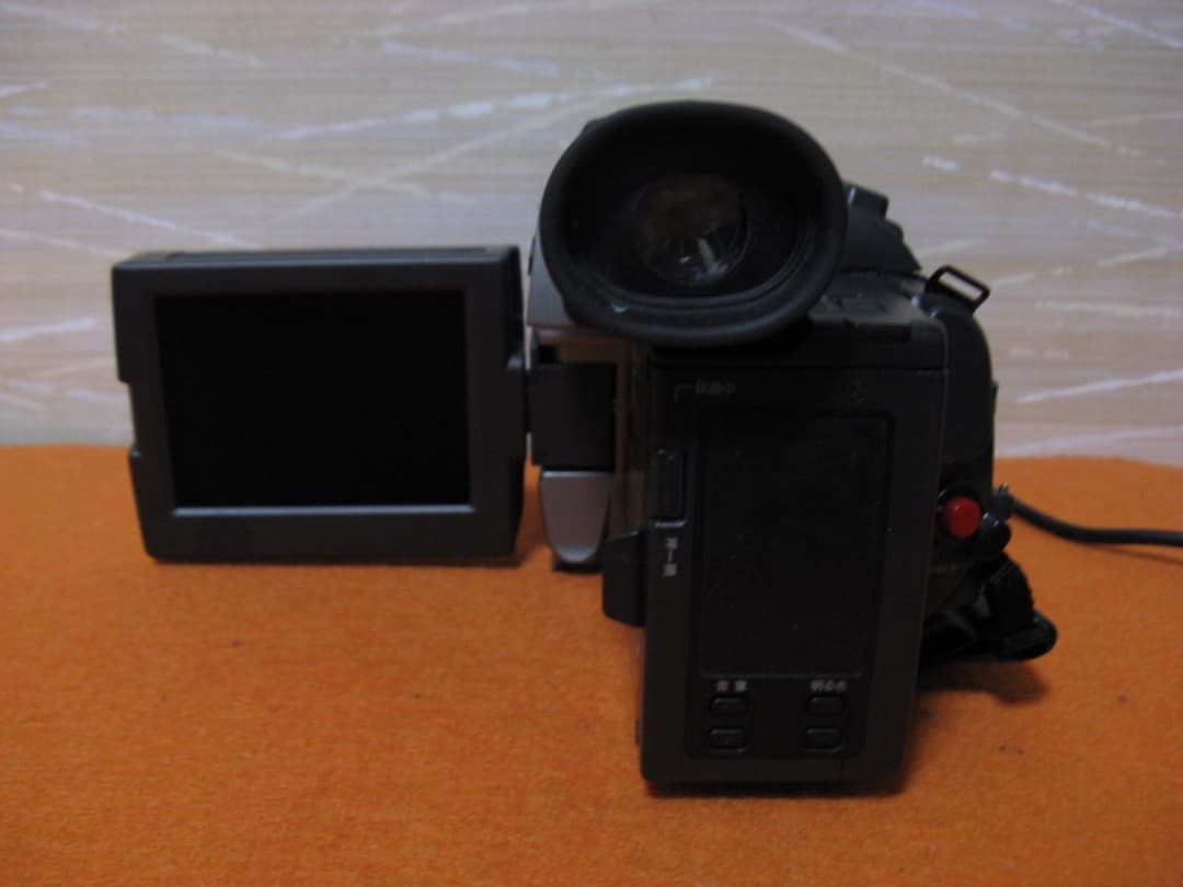 動作OK❗️☆SONYの液晶Hi8/8ミリビデオカメラ/CCD-TRV90