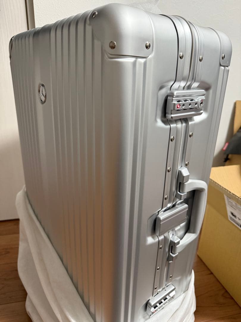 未使用　メルセデスべンツ　スーツケース　65ℓ