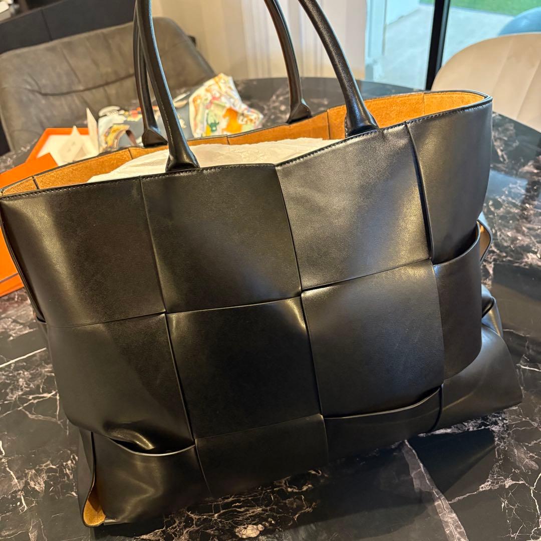 新品　Bottega Veneta ブラックトートバッグ