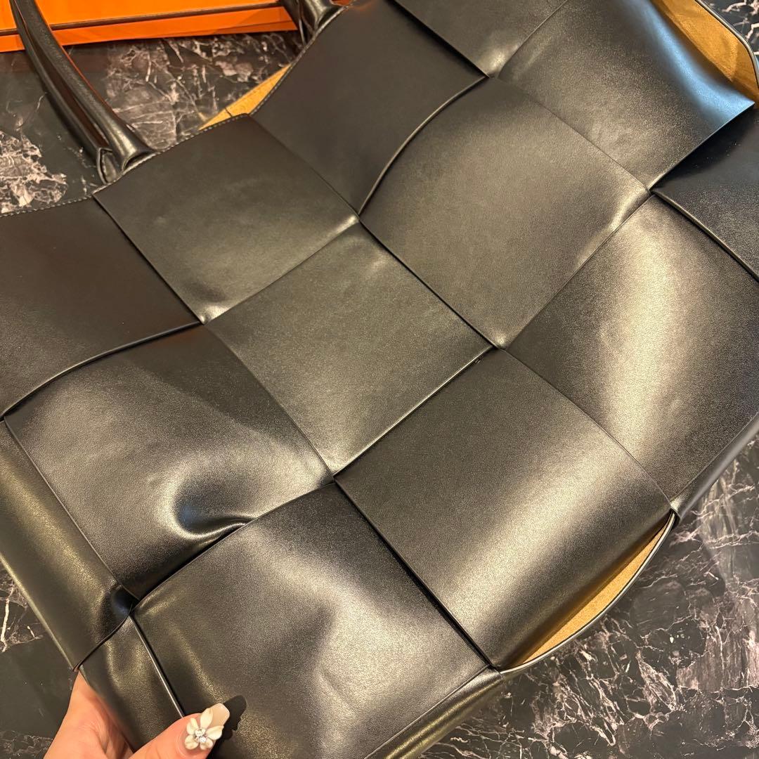 新品　Bottega Veneta ブラックトートバッグ