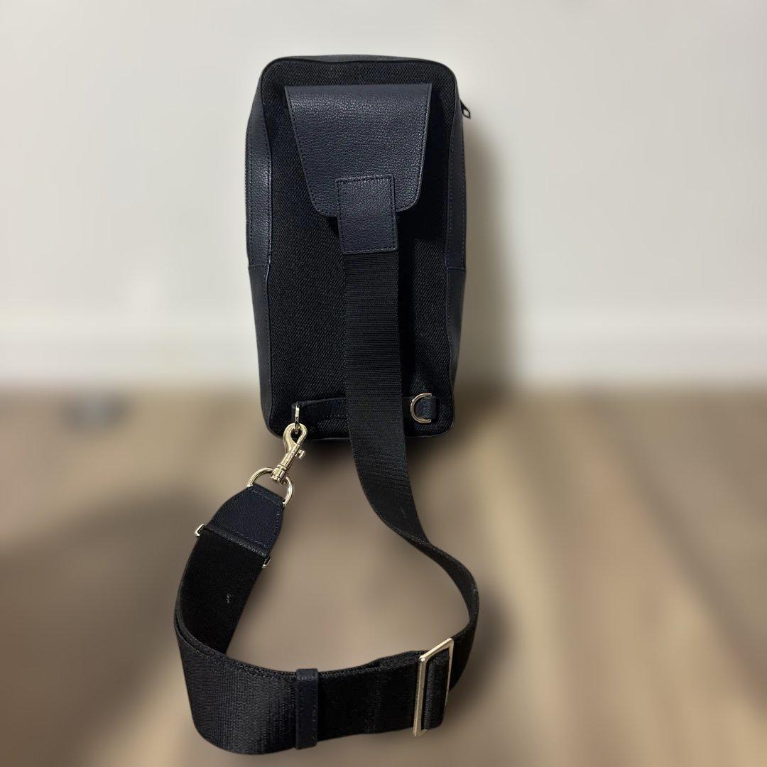 美品　Paul Smithネイビー レザーボディバッグ ショルダーバッグ