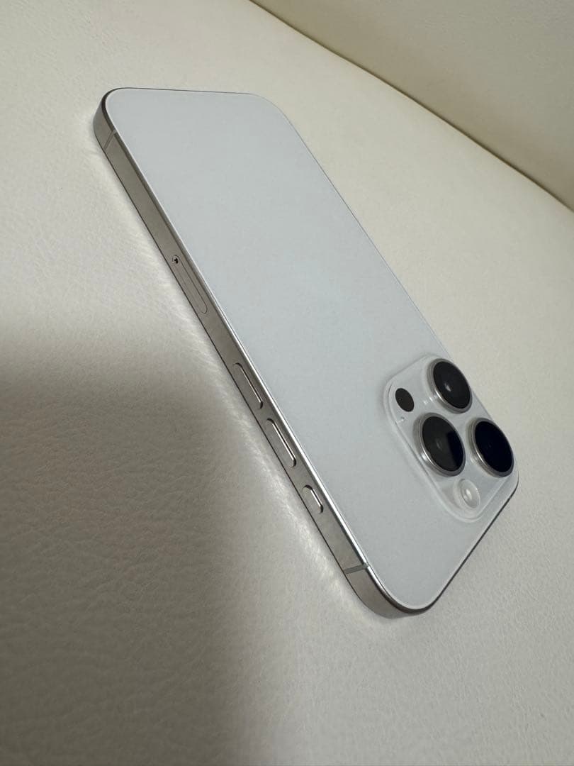 Apple iPhone 15Pro 256G ホワイトチタニウム　SIMフリー