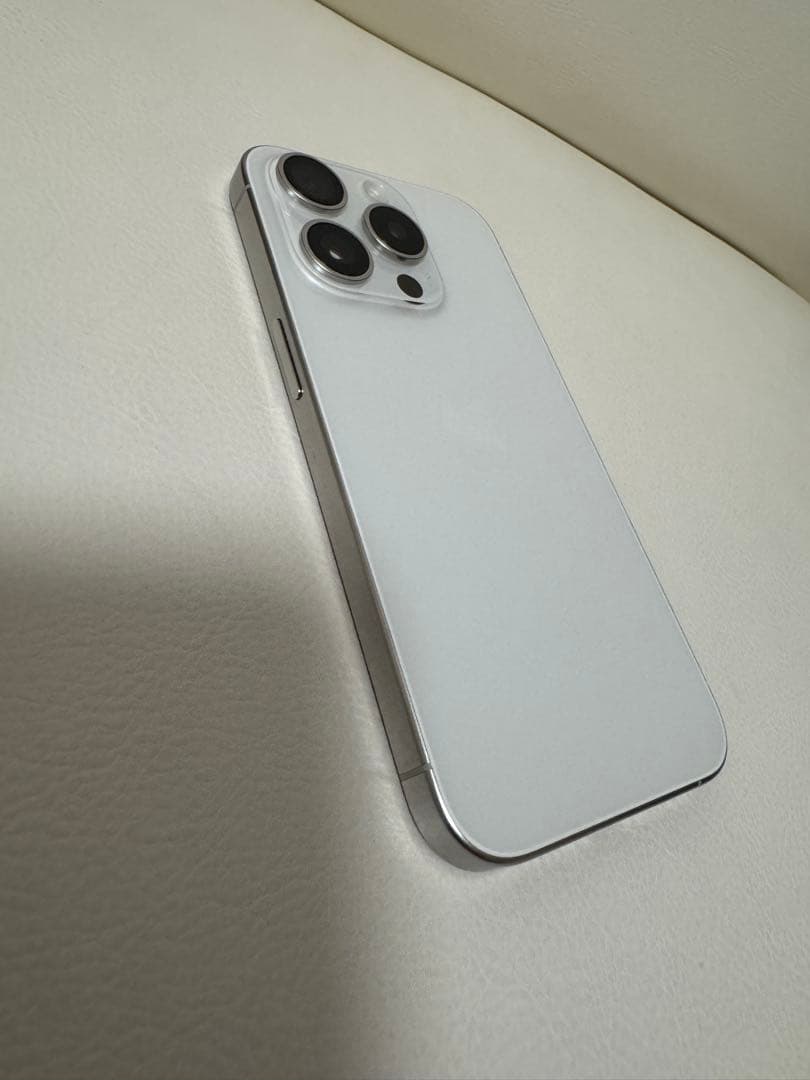 Apple iPhone 15Pro 256G ホワイトチタニウム　SIMフリー