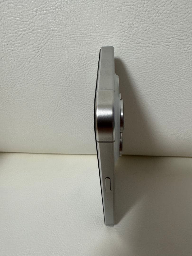 Apple iPhone 15Pro 256G ホワイトチタニウム　SIMフリー