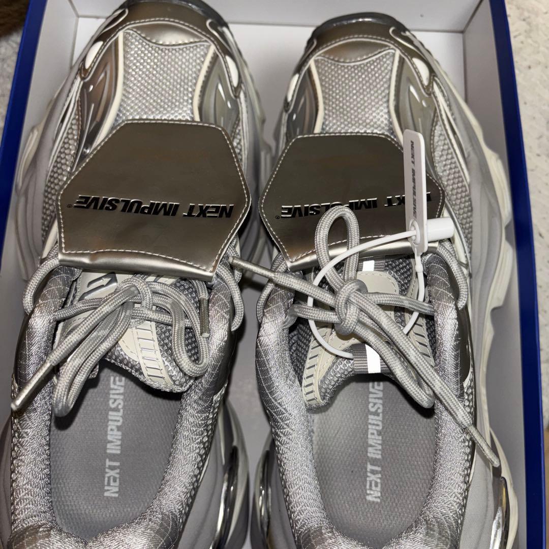 定価6万6千円next impulsive スニーカー あおばくん着用モデル