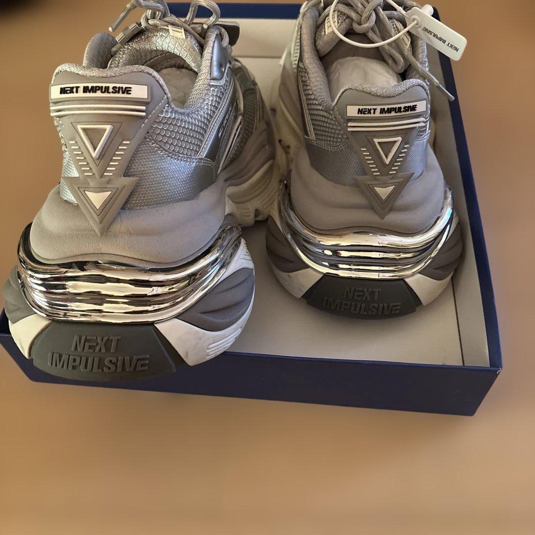 定価6万6千円next impulsive スニーカー あおばくん着用モデル