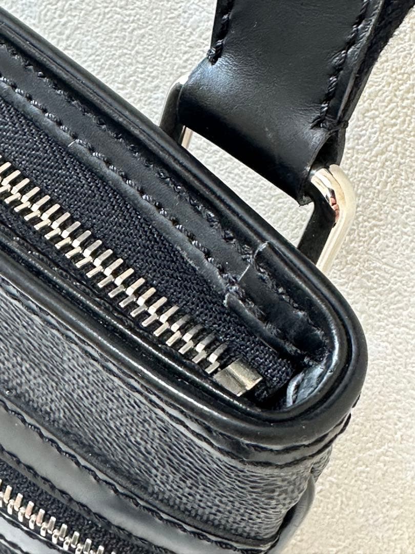 LOUIS VUITTON ルイ・ヴィトン トマスダミエグラフィットキャンバス