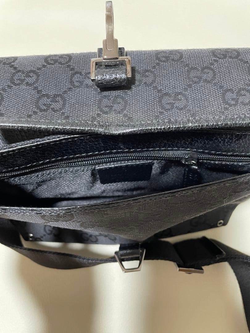 ブラック GUCCI GGパターン ボディバッグ