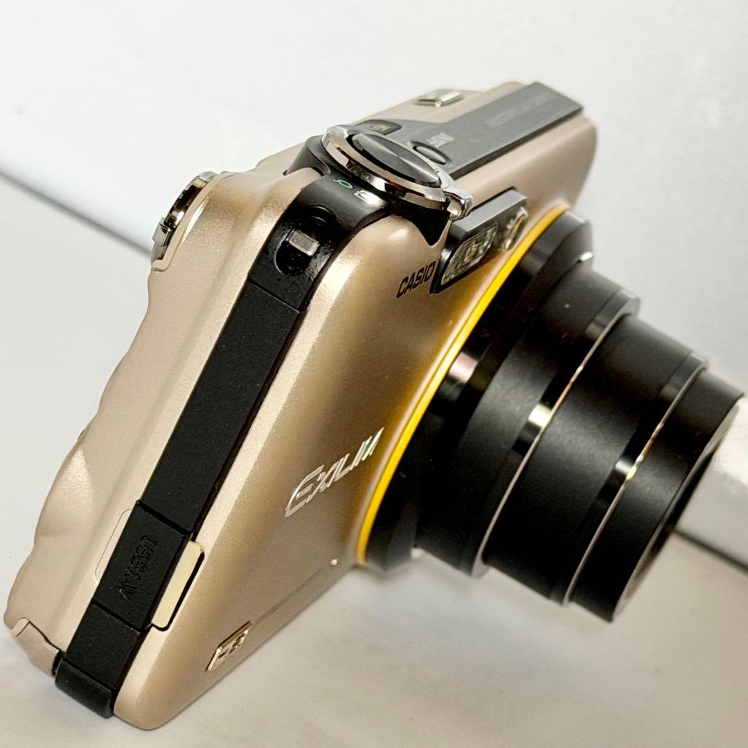 CASIO「EXILIM」EX-FC150