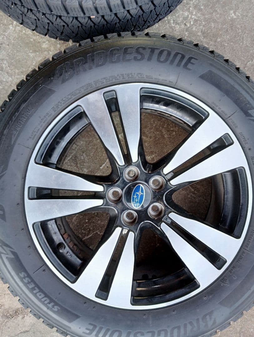 ハローキティ　スバル純正17インチホイール スタッドレス 4本セット