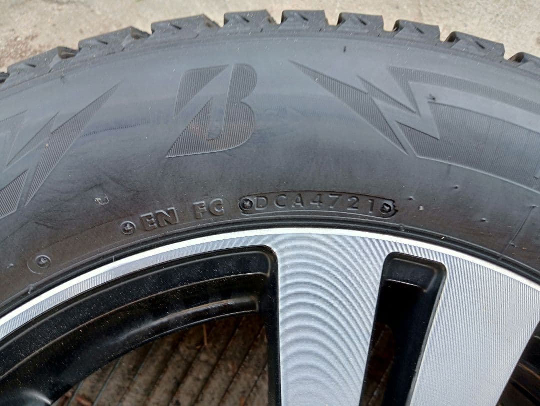 ハローキティ　スバル純正17インチホイール スタッドレス 4本セット