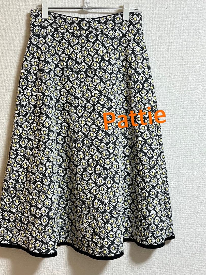 エムズグレイシー未使用マーガレット柄スカート40