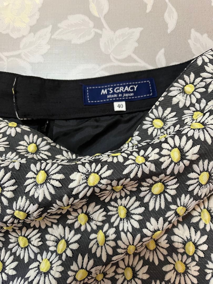 エムズグレイシー未使用マーガレット柄スカート40