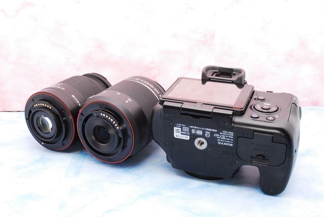 SONY α57☆一眼レフカメラ☆SLT-A57☆ショット数少☆Wレンズ
