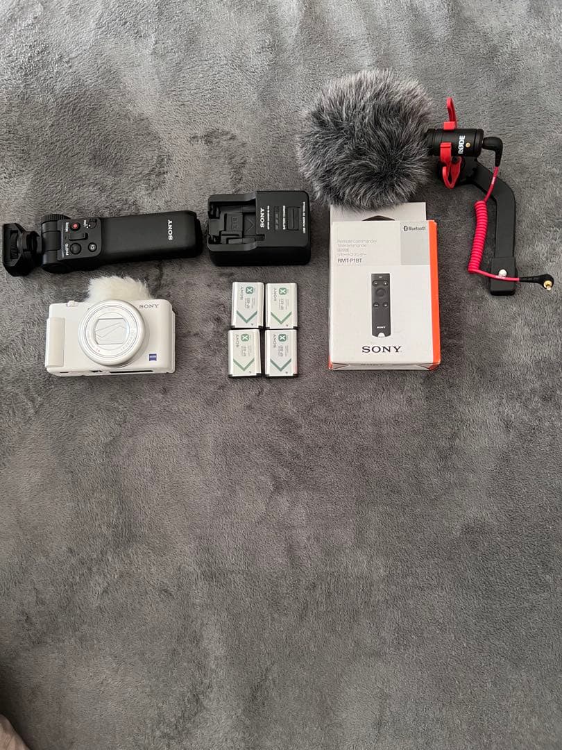 SONY zv1白　グリップ黒付き