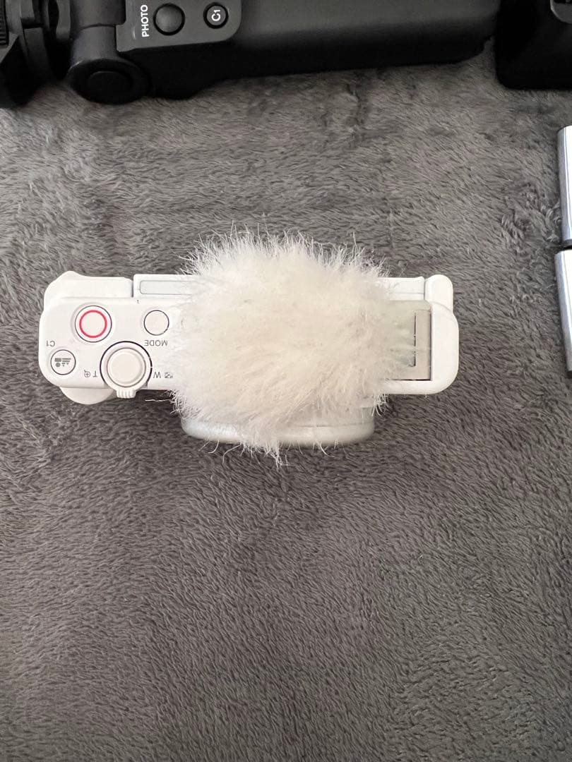 SONY zv1白　グリップ黒付き