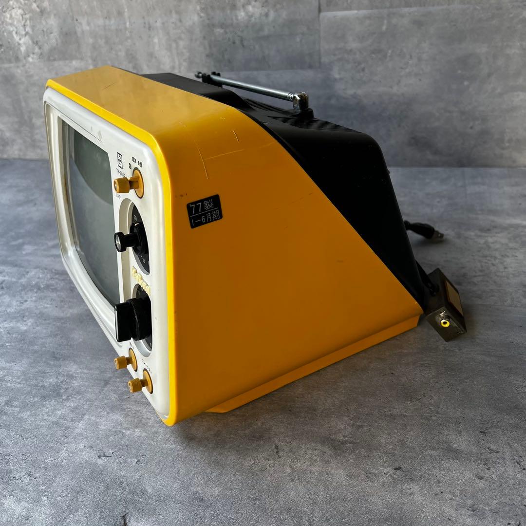 BG006 黄色いレトロポップなテレビ スペースエイジ 70s