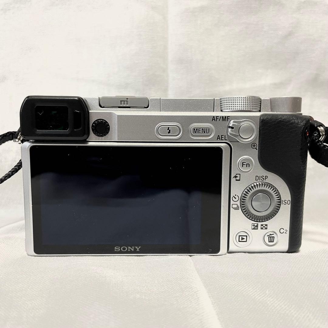 【美品】SONY α6400 シルバー(ショット数1278枚) 本体のみ