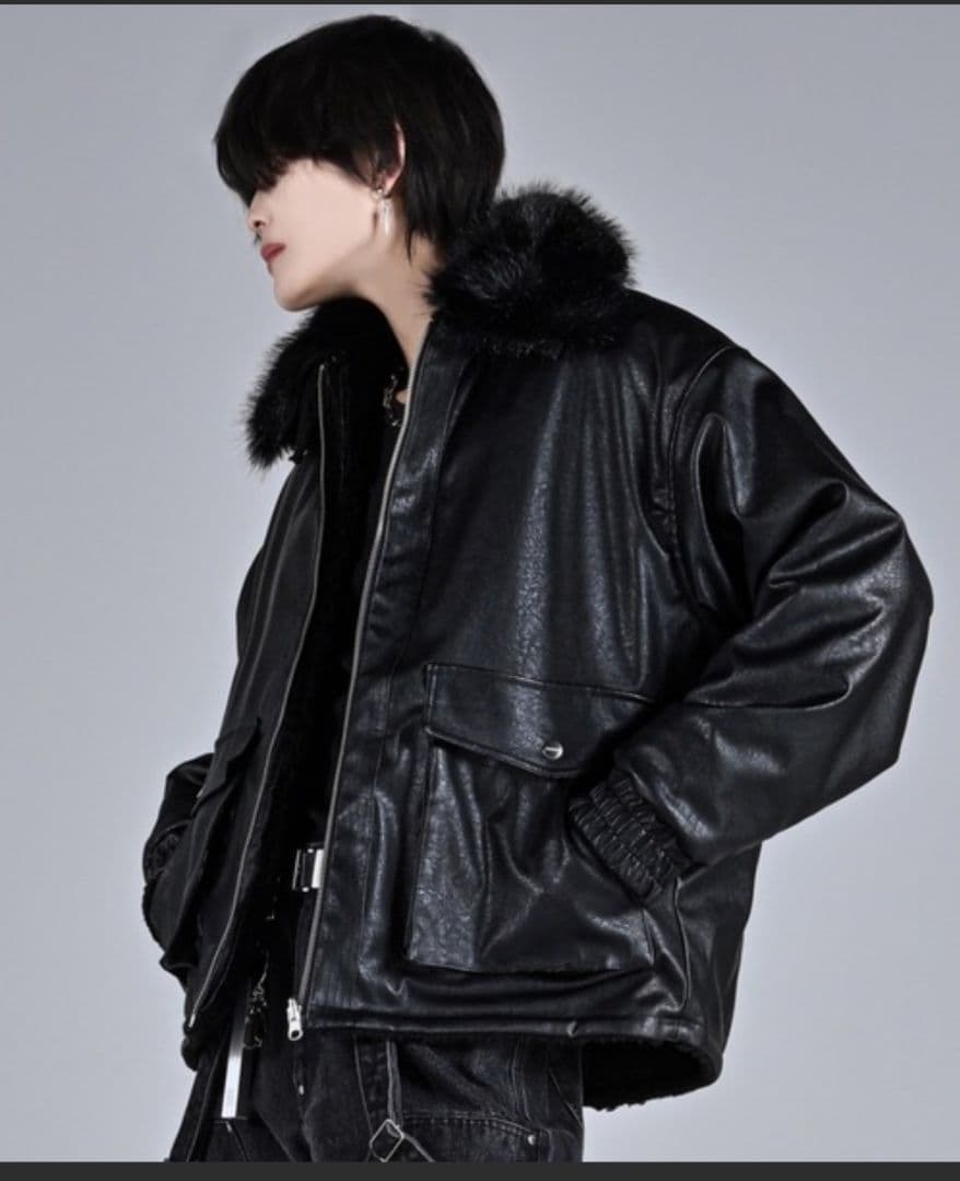 ファー付きリバーシブル ブラックジャンパー