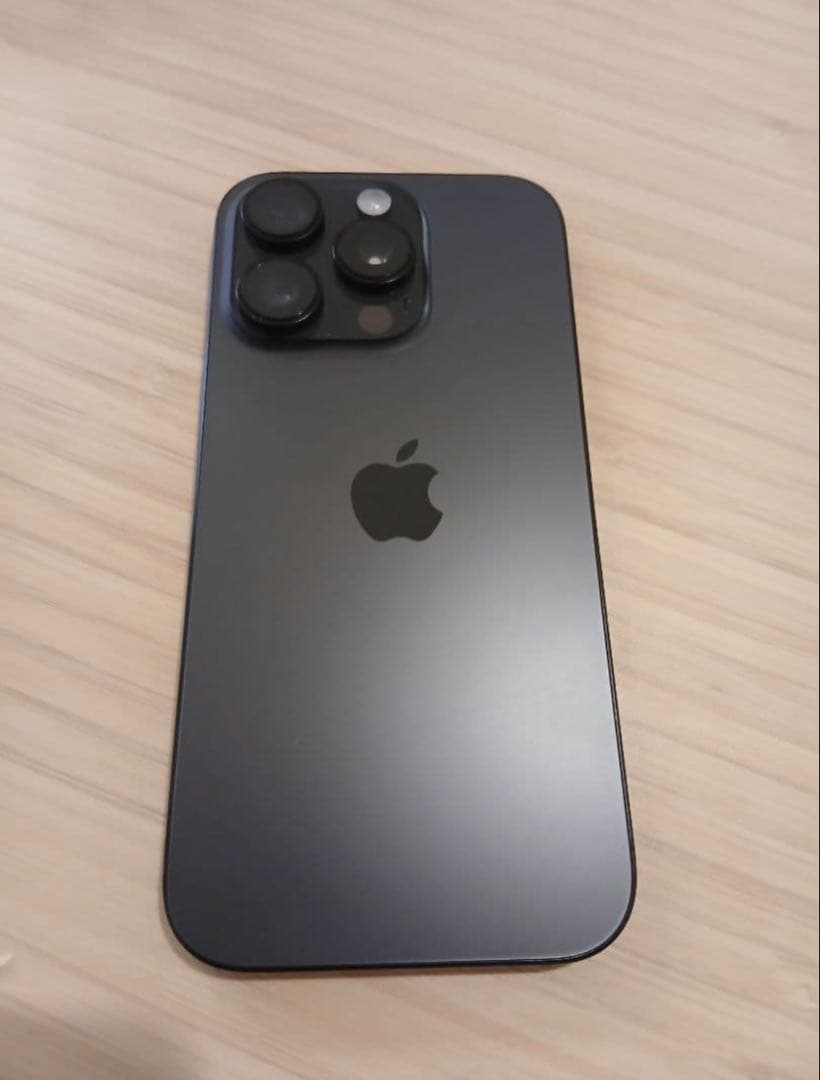 iPhone16pro 128GB ブラックチタニウム　　バッテリー90%