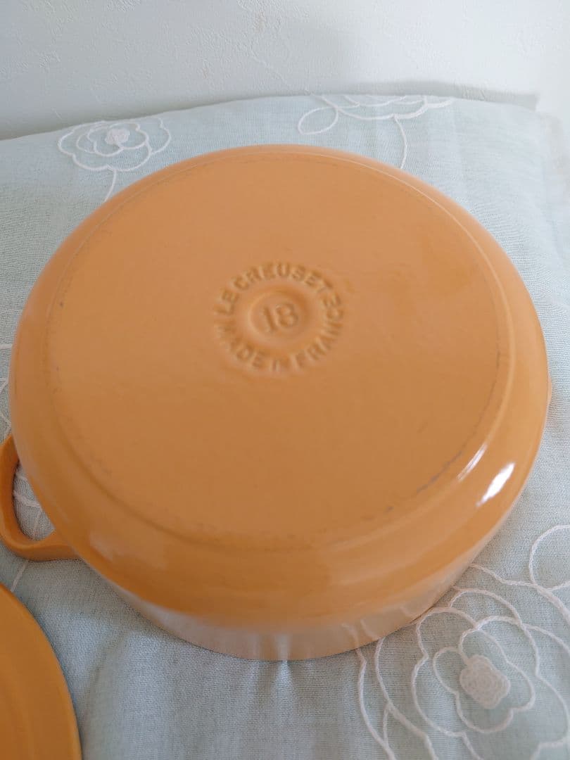 LE CREUSET ココット・ロンド 18cm　イエロー