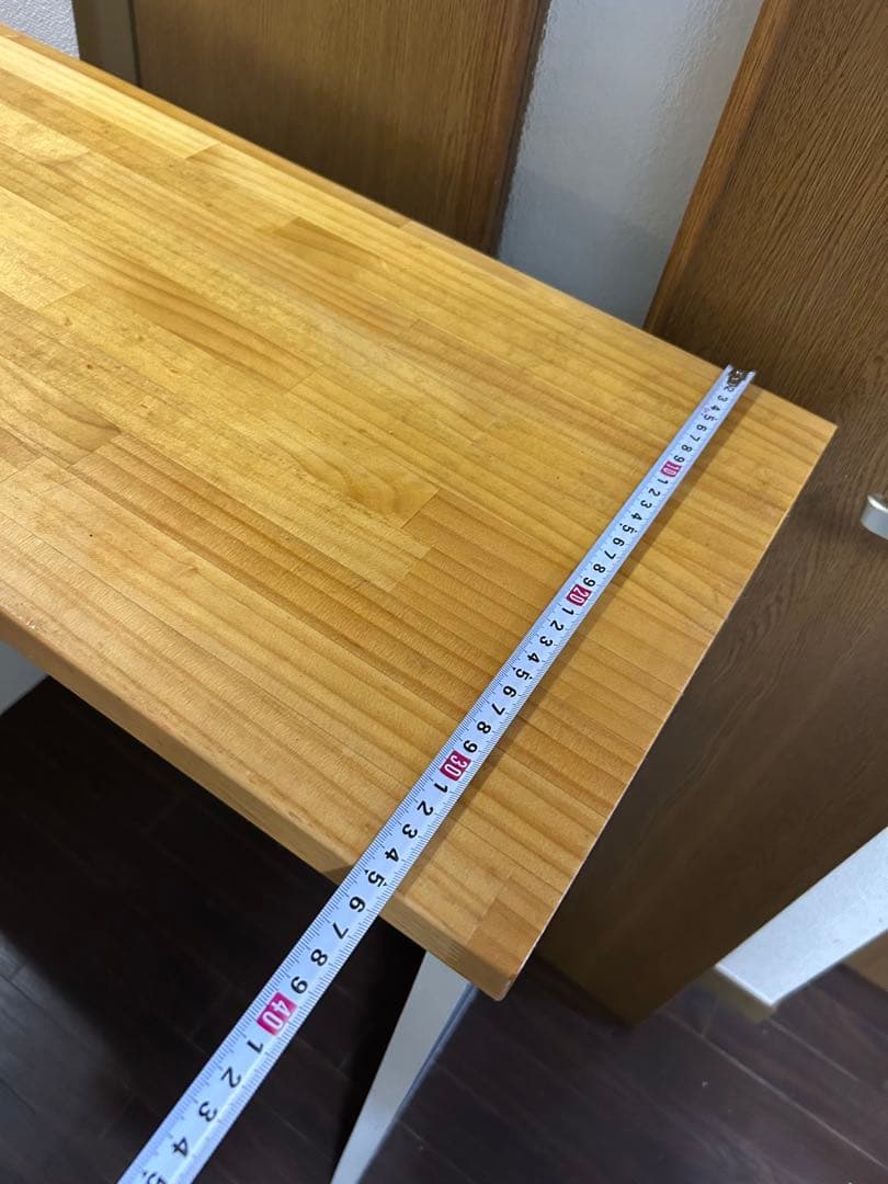 ナチュラルウッドのシンプルなカウンターテーブル