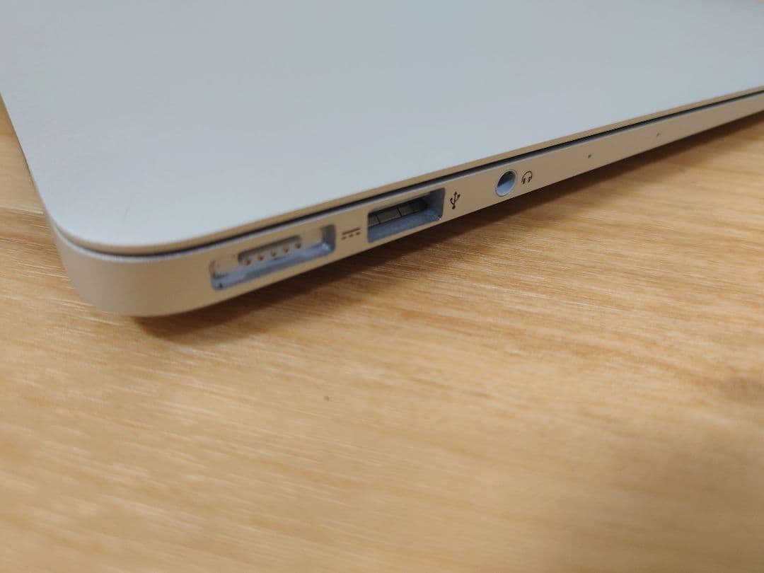 【美品バッテリー極上】MacBook Air 13インチ Early 2015