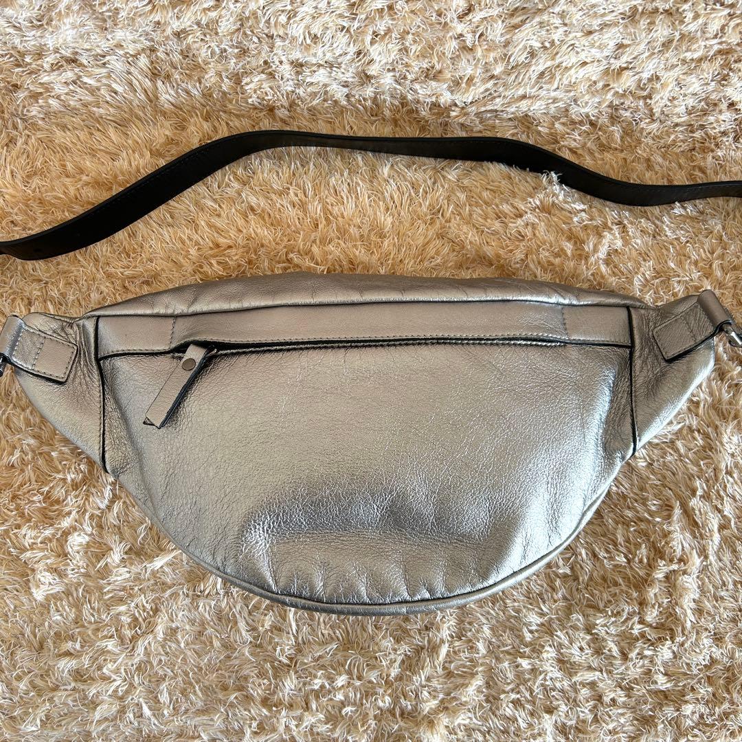 極美品✨ ジミーチュウ デリー スタースタッズ レザー ボディバッグ シルバー