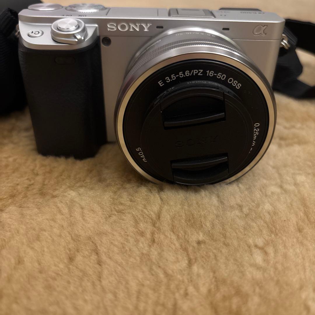 本日限定価格 SONY α6400 ミラーレスカメラ シルバー 収納ケース付き