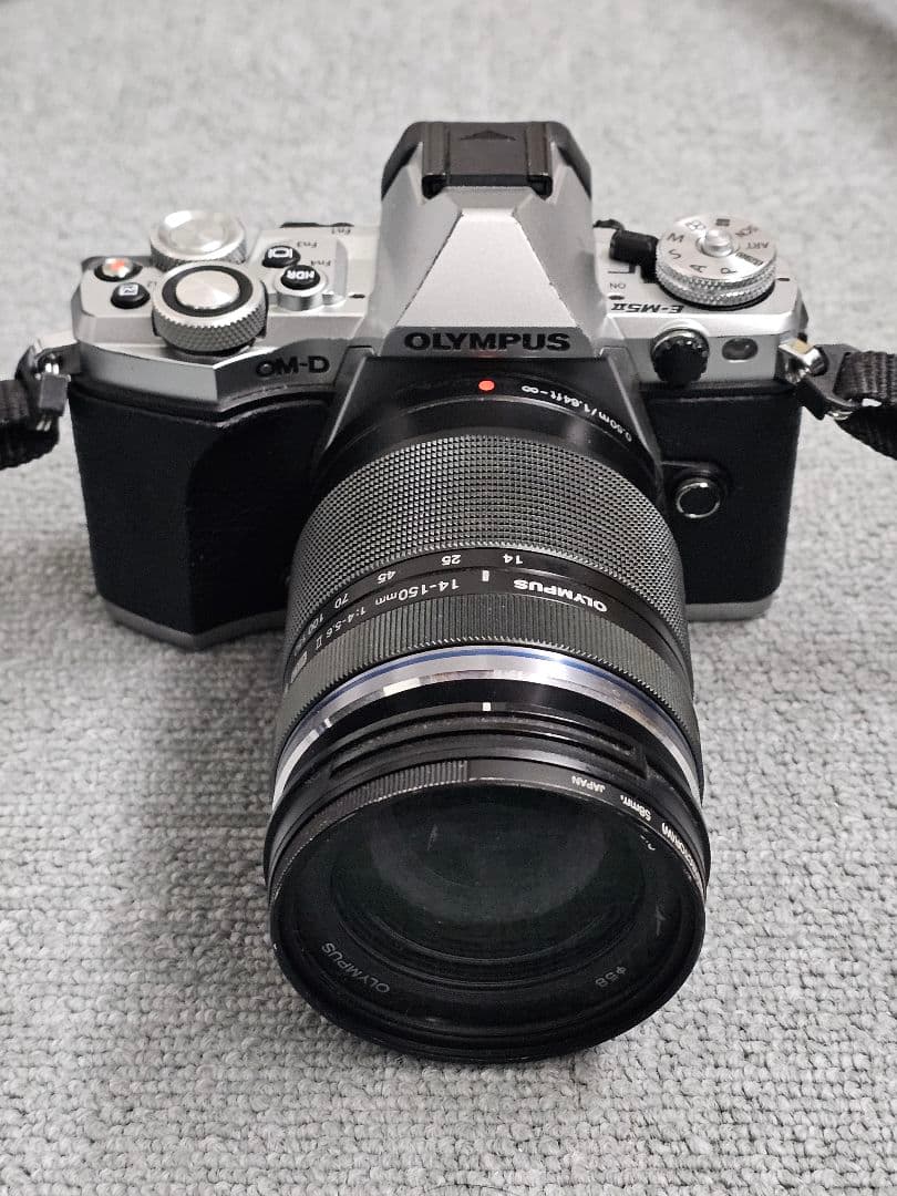 OLYMPUS OM-D E-M5 Mark II 本体 + 14-150mm