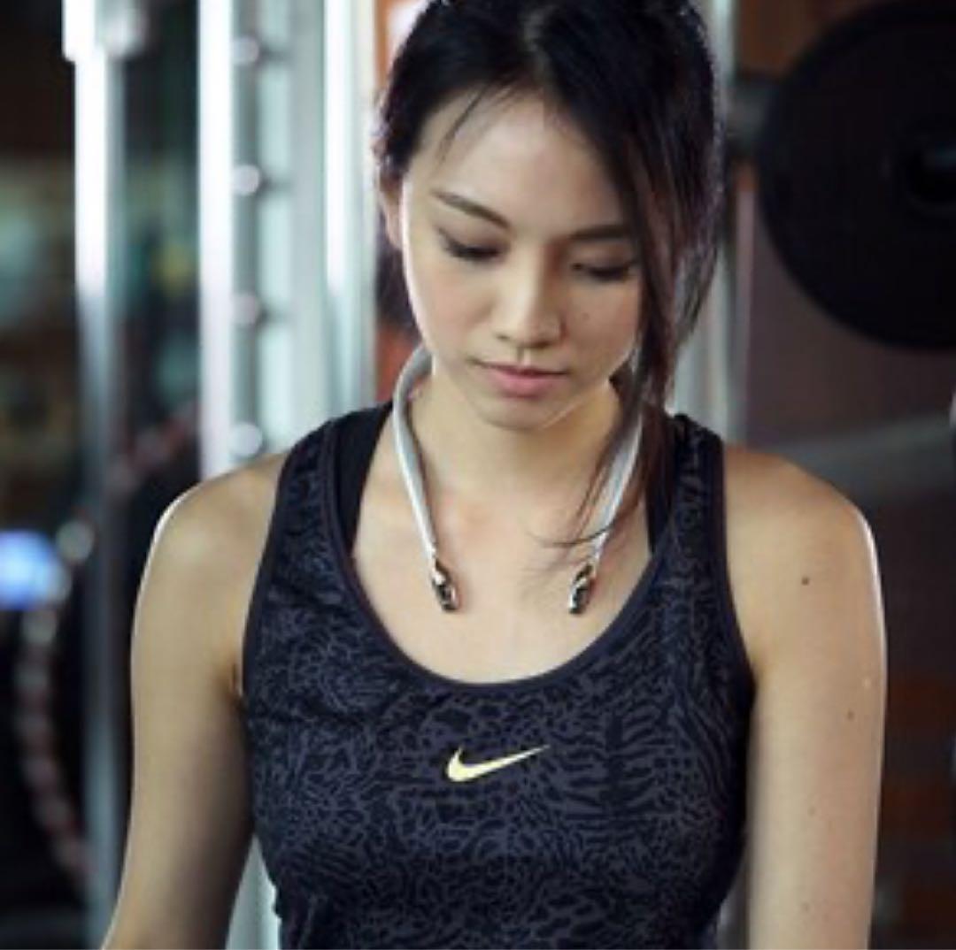 送料込み本物新品未使用未開封ウィルス防御花粉症対策に 首掛け式小型空気清浄機