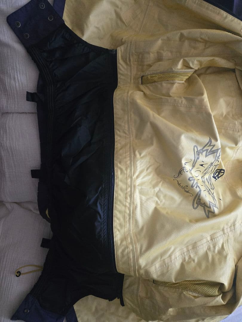 GORE-TEX 紫色ジャケット