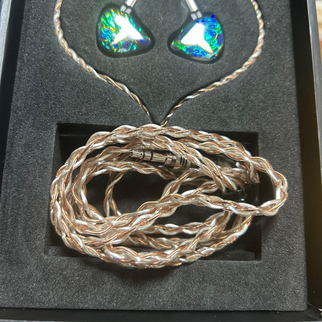 トニー　Empire Ears Valkyrie