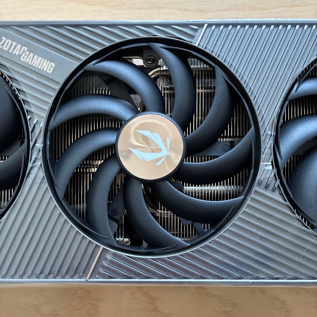 グラフィックボード　グラボ 5090 ヒートシンク　ファン　など