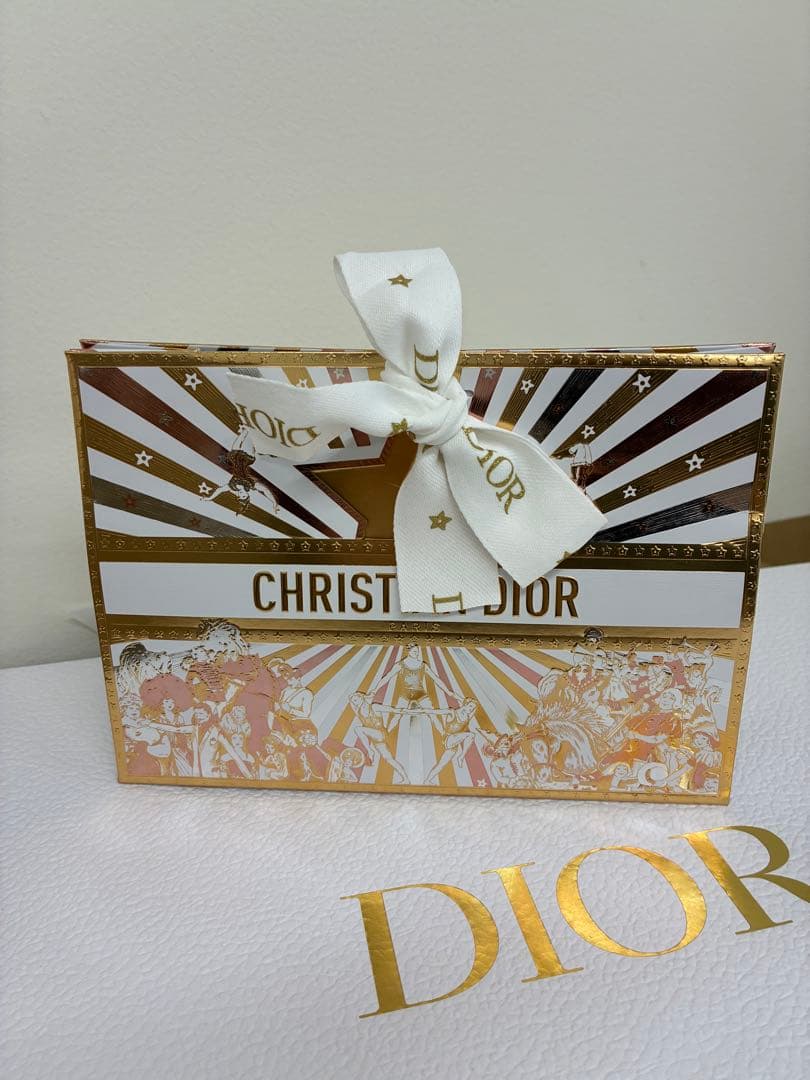 ディオール　ホリデー2025 ギフト ボックス　ラッピング　ショッパー大100個