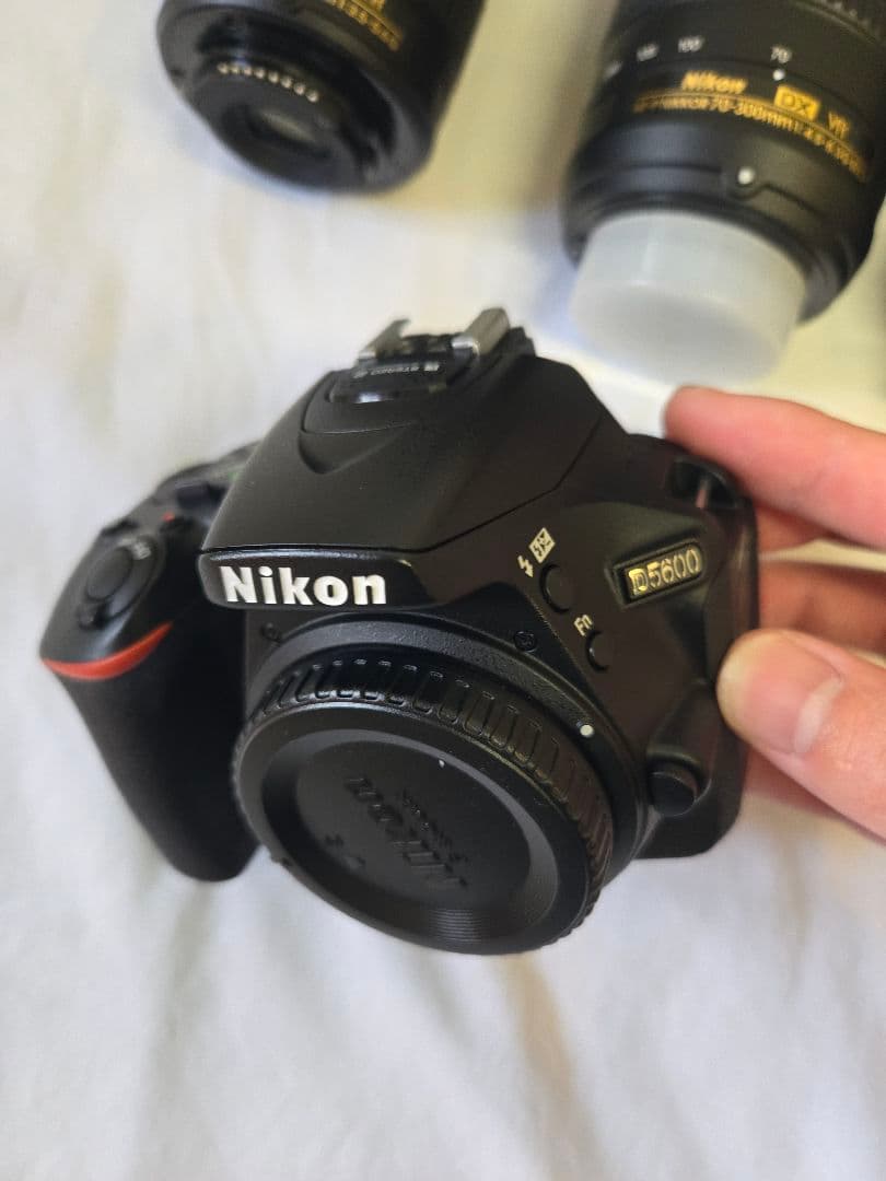 Nikon D5600 デジタル一眼レフカメラ ダブルズームキット