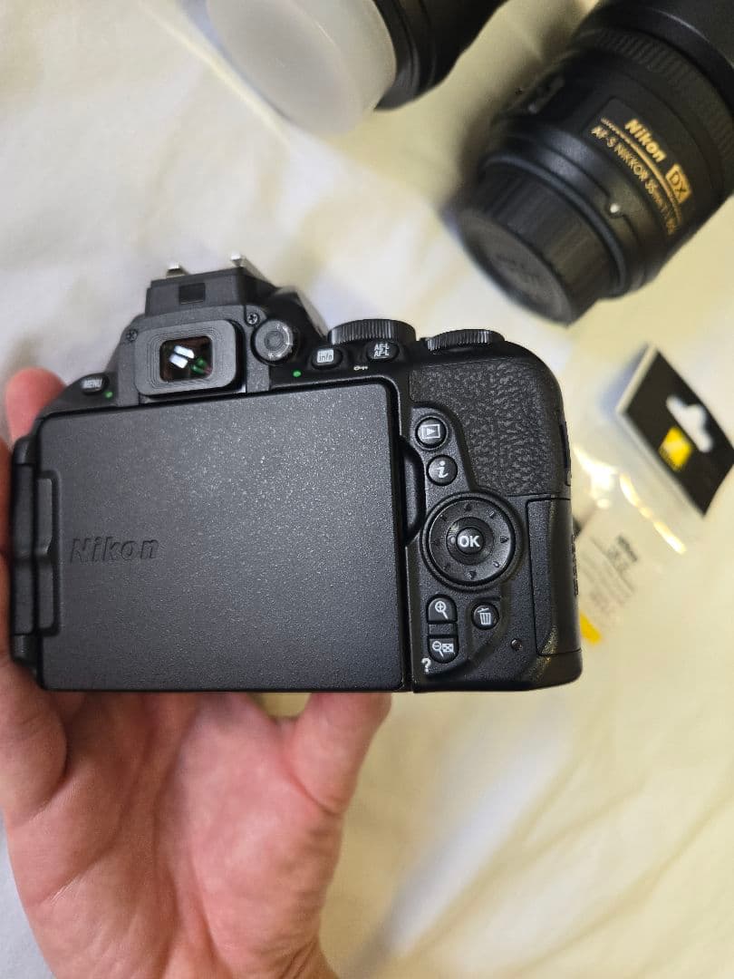 Nikon D5600 デジタル一眼レフカメラ ダブルズームキット