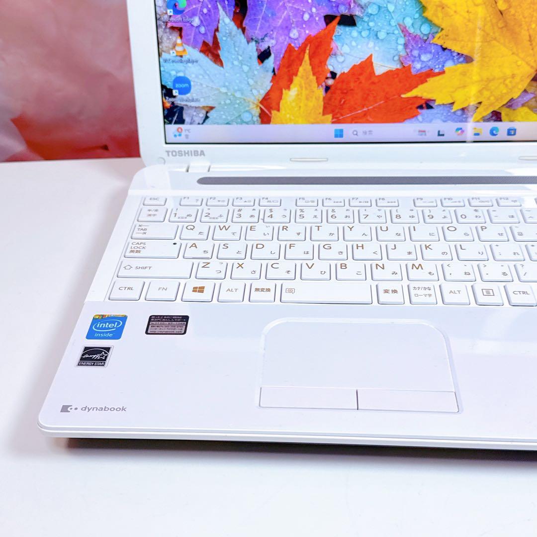 新品SSDで爆速✨windows11 ノートパソコン✨オフィス カメラ 白 薄型